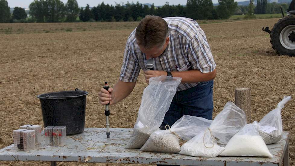 De kwaliteit van de kunstmest is een ondergeschoven kindje blijkt bij de presentatie hierover. „Meet de hardheid van de korrel die je leverancier brengt! Zit deze onder de 6 kilogram, stuur de zending dan terug. Want anders houd je na een slag van de scho