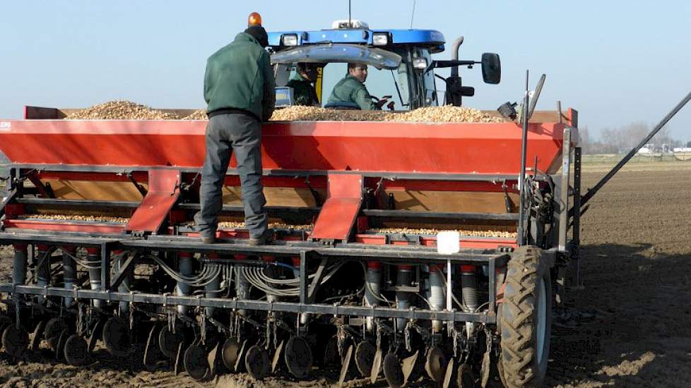 ‘Volgende week hopen we onder dezelfde omstandigheden verder te kunnen gaan met het planten van de plantuien’, aldus Boogaard.