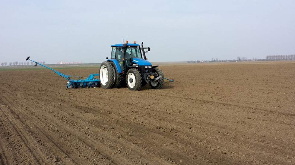 In totaal zaaide hij vandaag 4 hectare bieten.