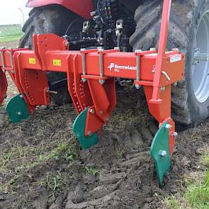 Bij het thema grondbewerking was er onder meer een demonstratie van de woelpoot Kverneland CLI. Deze machine tilt de grond op, waardoor er scheurtjes in de grond komen. Hierdoor is er ruimte voor lucht en waterberging.