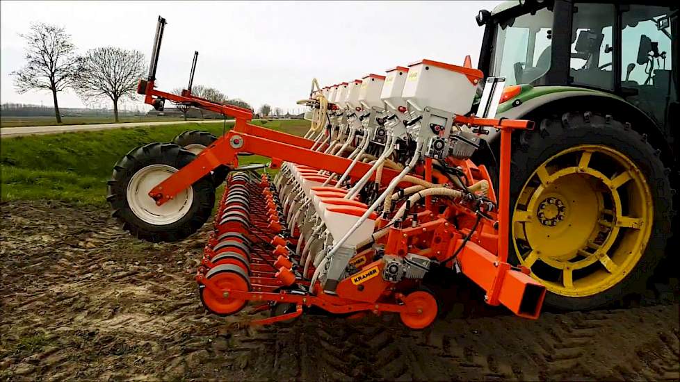 Zaaiuien zaaien / Sowing Onions / Zwiebeln Säen / John Deere / Drone Landbouw