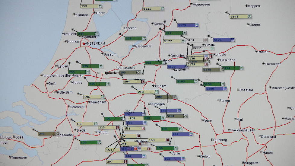 Vanuit de hoofdvestiging in Son, twee overslagstations in Woudenberg en Nijverdal en drie containerwisselstations in Berkel en Rodenrijs, Heerhugowaard en Sumar, verzorgt Rendac efficiënte inzamelroutes in heel Nederland. Gemiddeld zijn er 65 vrachtwagens