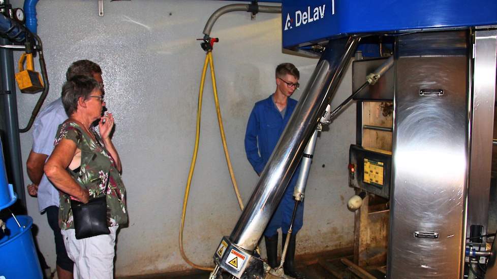 Jessen melkt zijn koeien met 2 Delaval robots. Hij past bovendien weidegang toe. Voor deze gelegenheid bleven de koeien op stal.