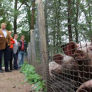 Een aantal initiatiefnemers van de Herenboerderij in Boxtel heeft de stichting Herenboeren Nederland opgericht om het initiatief te verspreiden over het land. Er zijn inmiddels in Nederland op ongeveer twintig locaties initiatieven gestart, waaronder veel