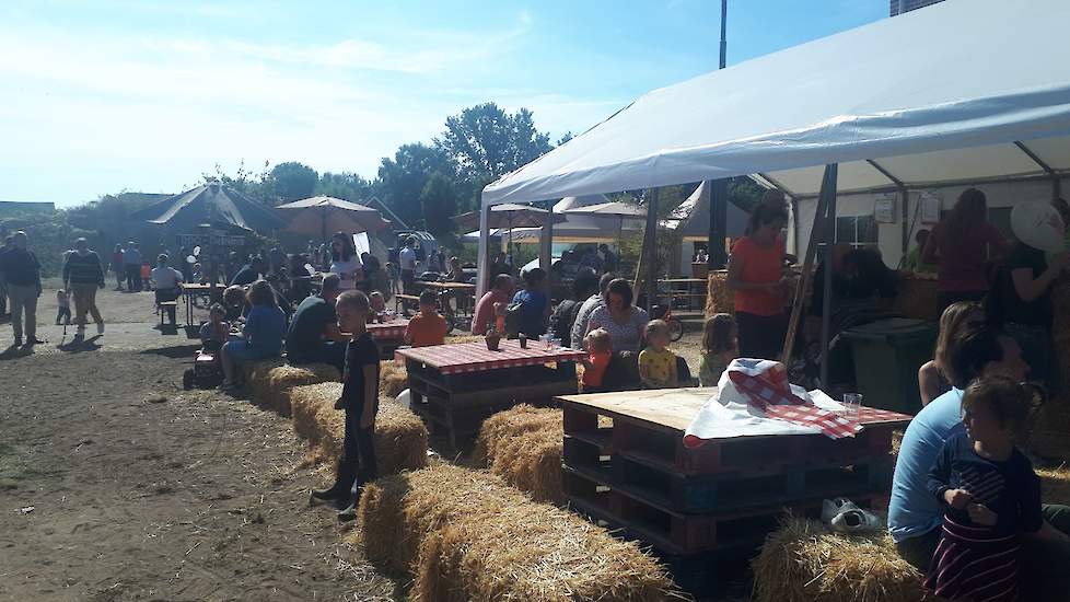 Alles wordt bij Van den Berkmortel uit de kast getrokken om het Weekend van het Varken tot een succes te maken. Compleet met terras, eten en drinken.