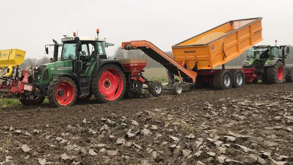 En ook op Goeree Overflakkee zijn de eerste tweedejaars plantuien al weer de grond in gegaan.