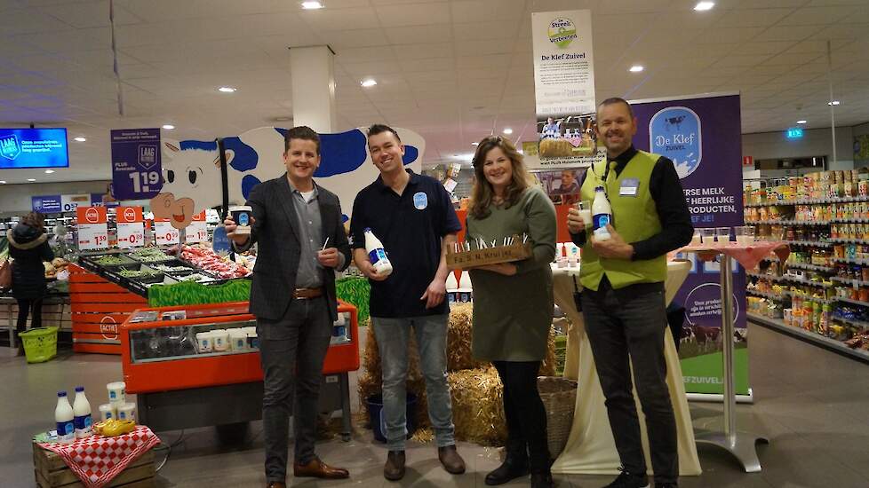 De Klef zuivel is onder andere verkrijgbaar bij de Plus in Overloon. Supermarkteigenaar Jan Verbeten: „Wij werken graag samen met lokale producenten en telers en hebben De Klef Zuivel graag in het winkelschap. Klanten hebben steeds meer belangstelling voo