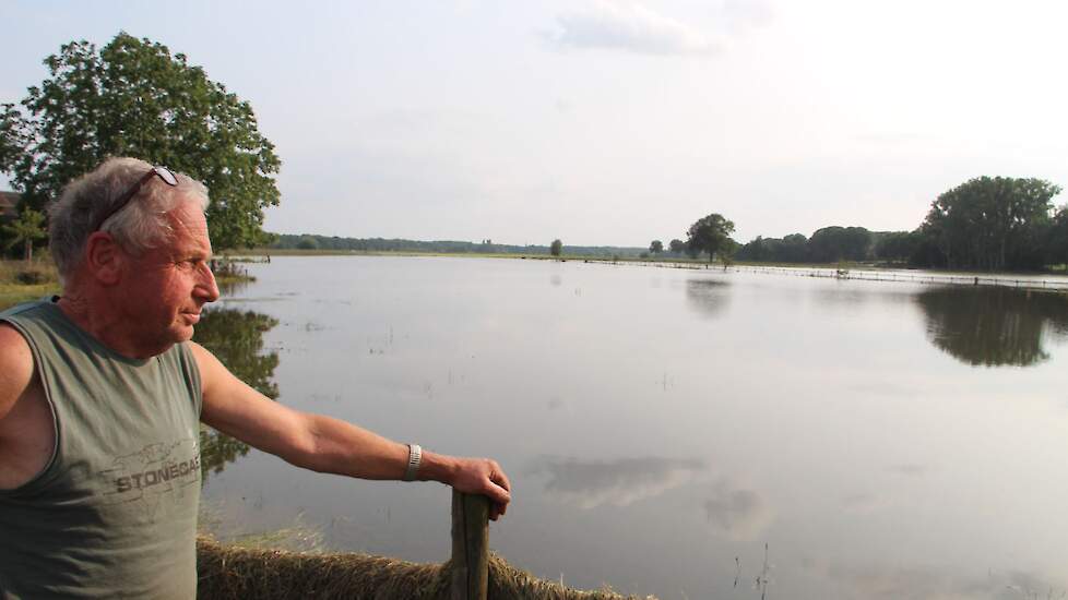 Wim van de Eertwegh (61) heeft pal aan de Maas in Kessel-Eik samen met zijn echtgenote en zoon een akkerbouwbedrijf in combinatie met vleesvee en tuinbouw. Het totale areaal omvat 145 hectare. Het bouwplan is zeer divers: aardappelen, suikerbieten, wortel