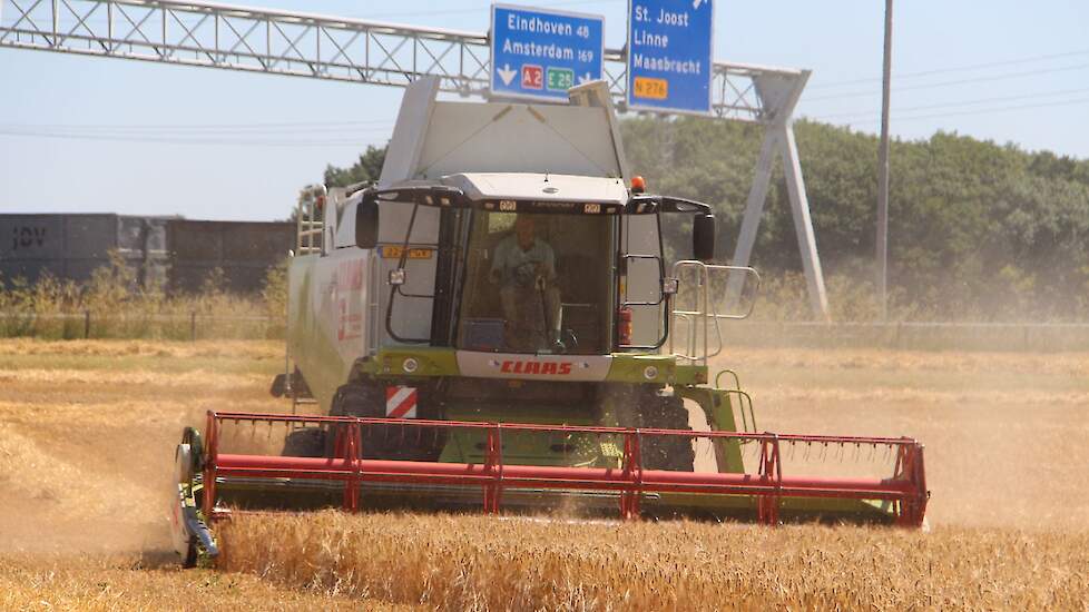 Linssen teelt de gerst op zandgrond. Met dit in zijn achterhoofd is hij tevreden over de opbrengst van 6,5 ton/ha. „Zeker met de huidige graanprijzen een interessant saldo”, aldus Peter Linssen.