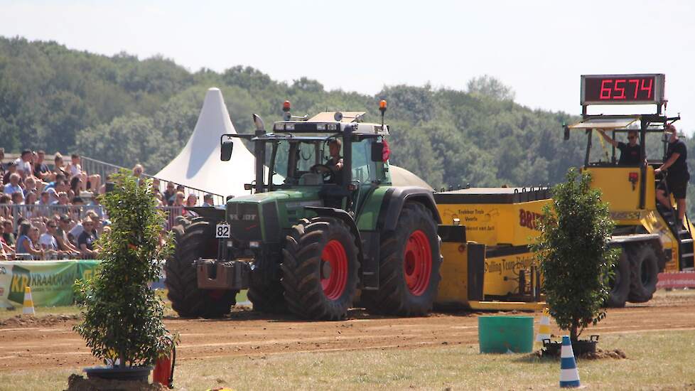 Verspreid over twee banen streden ruim 100 standaardtractoren, een Duitse klasse, maar ook de Internationale Tractor Pulling Vereniging (ITVP) en Dutch Car Pulling Organisation (DCPO).