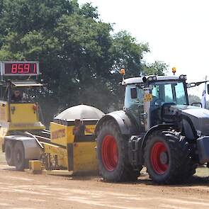 De standaard tractoren werden verdeeld over 3,5 ton, 4,5 ton, 5,5 ton, 7 ton, 8 ton, 9 ton, 11 ton en 13,5 ton.