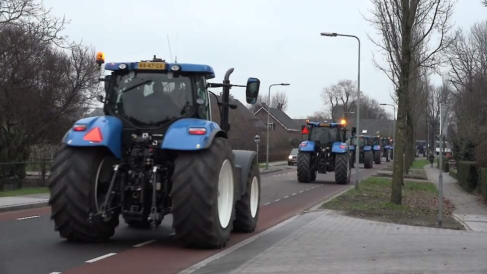 Tractoren brengen eerbetoon aan overleden Beringenaar