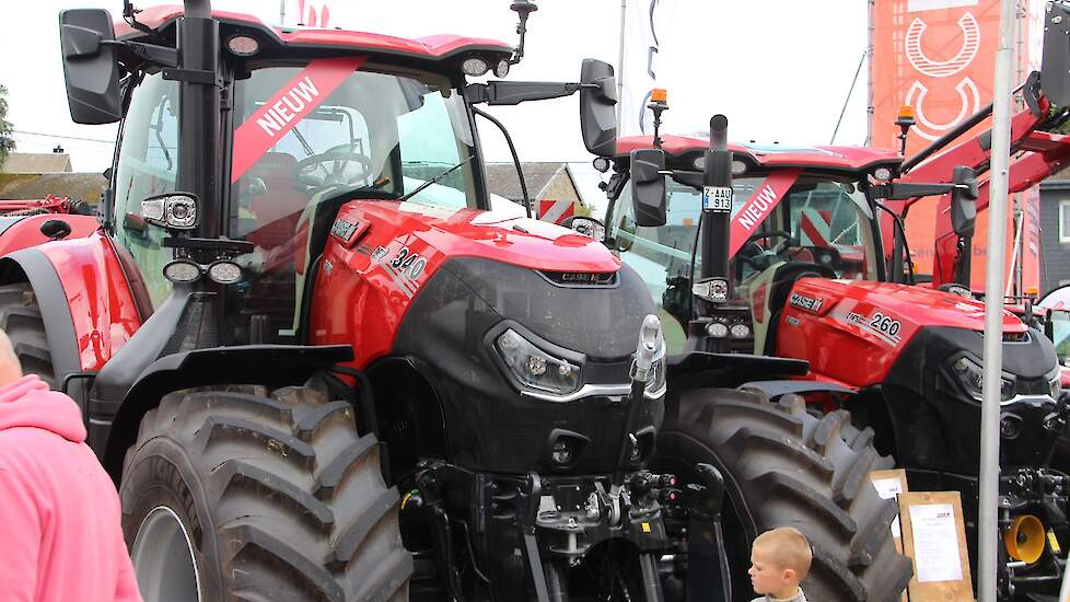 Op de stand van de Belgische Case-Steyr importeur valt de blik direct op de Case 340 en 260 Optum AFS Connect tractoren. Deze serie is leverbaar met efficiënte en krachtige motoren van maximaal 340 pk en voorzien van continu variabele CVXDrive-transmissie