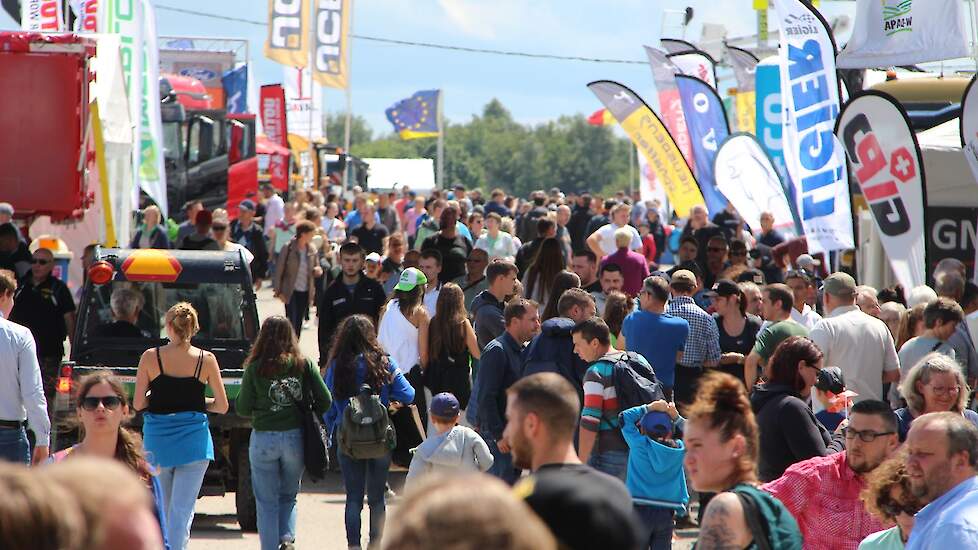 De vierdaagse beurs trekt jaarlijks circa 200.000 bezoekers, 700 exposanten en 4.000 verschillende merken. Dit alles op een vast locatie van 200.000 m². De beurs geniet ook een goede bekendheid bij de Limburgse agrariërs. Het ligt op ‘slechts’ 140 kilomet