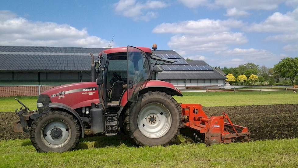 De Topmaisteler uit Hapert pakte de bodemanalyse erbij om te kijken of bekalking nodig was en op welke gronden hij het beste de stalmest uit kon rijden om de organische stof te verbeteren. „Ook heb ik de mest laten onderzoeken op gehalten zodat ik weet wa