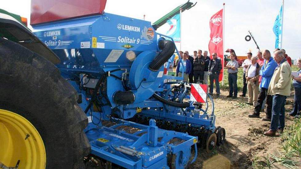 Graan, uien en andere gewassen zaaien met dezelfde machine. Dat is het idee achter deze Lemken-combinatie.